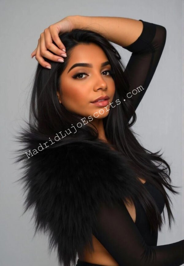 Retrato sensual de Jasmin, escort brasileña en Madrid con mirada penetrante